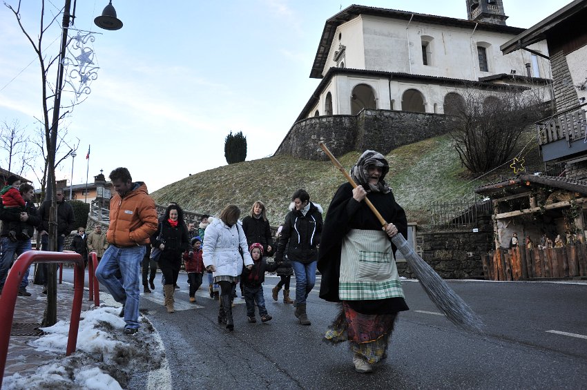 009 La Befana in Grimoldo a Oltre il Colle.JPG